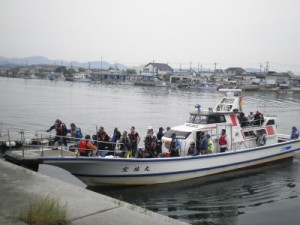 大会本部へ帰船