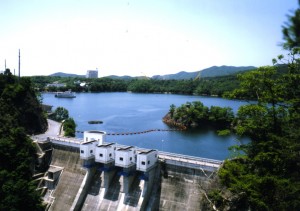 鴨川ダム（東条湖）